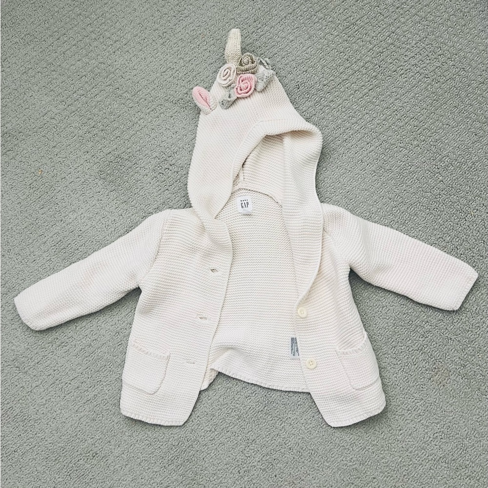 Adorable baby gap sweater!